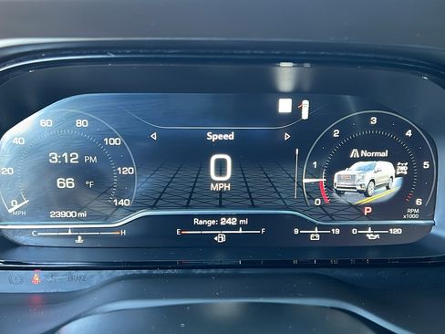 Certified 2022 GMC Yukon XL Denali image 31