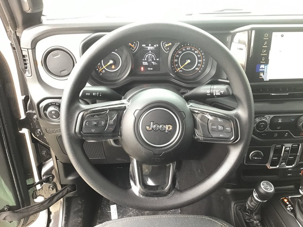 New 2025 Jeep Gladiator Sport AWD/4WD image 13