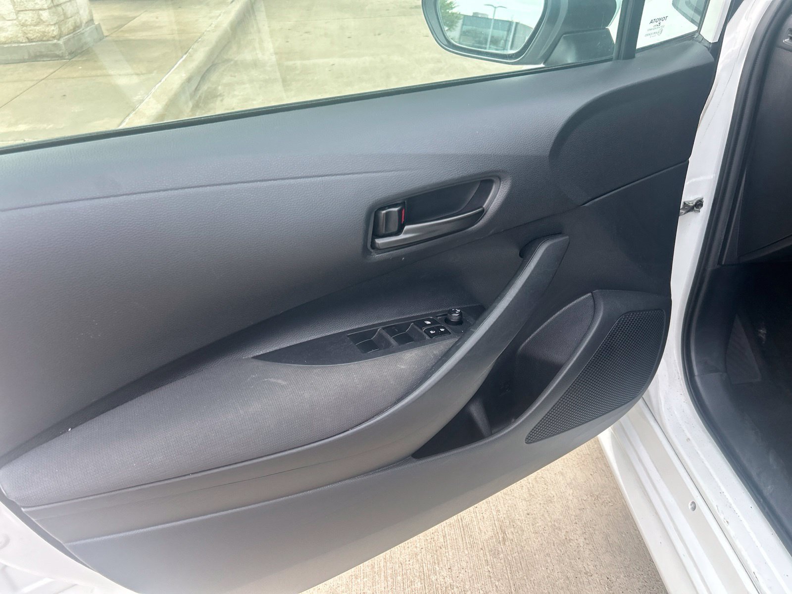Used 2025 Toyota Corolla LE FWD image 18