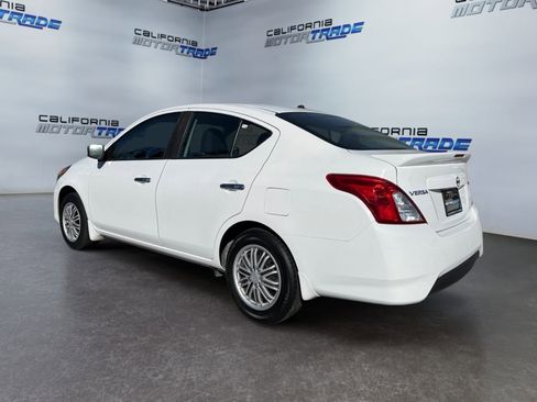 Used 2018 Nissan Versa SV image 7