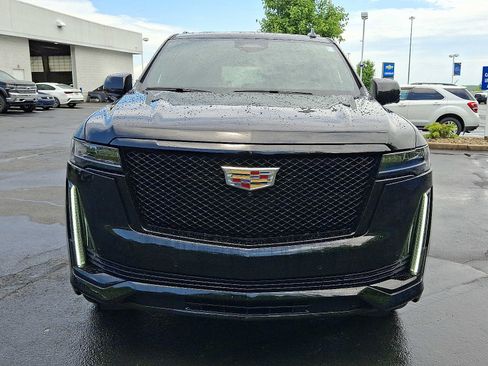 Used 2023 Cadillac Escalade Sport AWD/4WD image 2