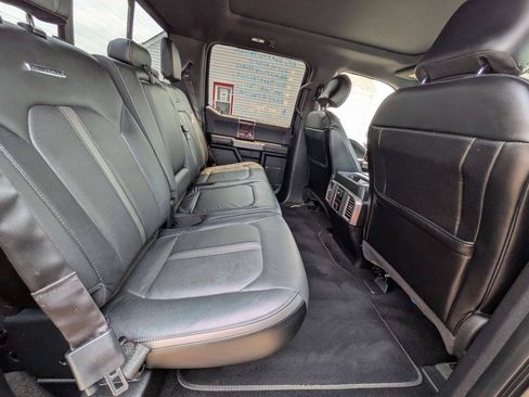 Used 2015 Ford F150 Platinum w/ Equipment Group 701A Luxury AWD/4WD image 30