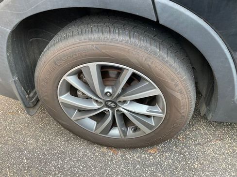 Used 2020 Hyundai Santa Fe SEL w/ Convenience Package image 10