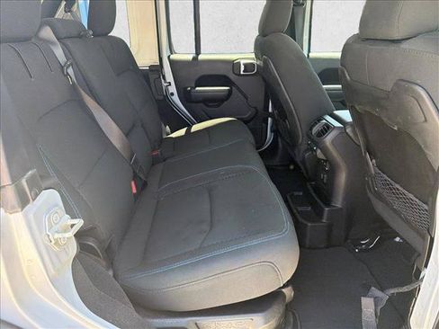Used 2024 Jeep Wrangler Unlimited Rubicon 4xe AWD/4WD image 7
