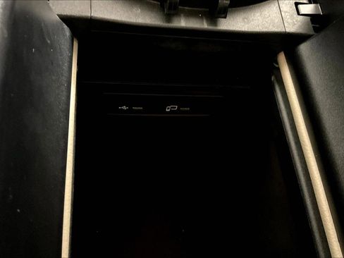 Used 2020 Mercedes-Benz GLC 300 image 32