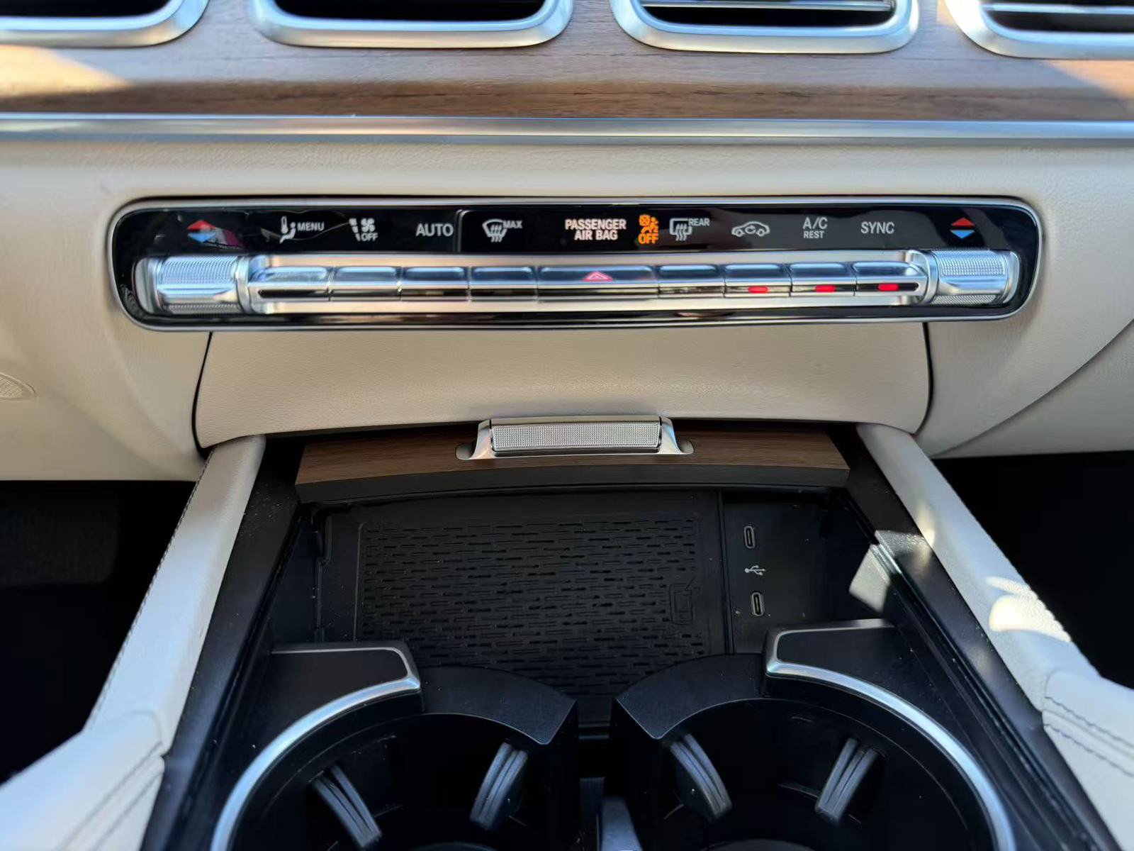Used 2025 Mercedes-Benz GLE 450 4MATIC image 17