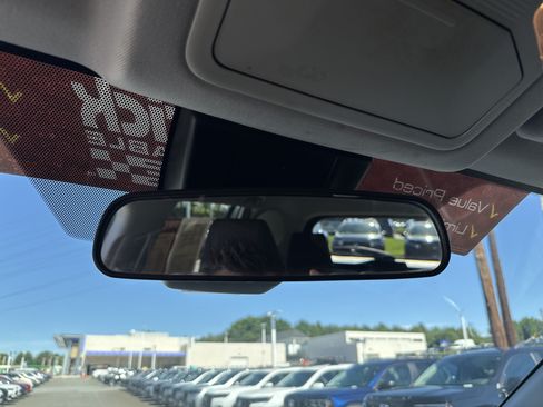 Used 2020 Toyota RAV4 LE AWD/4WD image 27