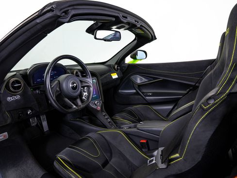 Used 2021 McLaren 720S Performance RWD image 25