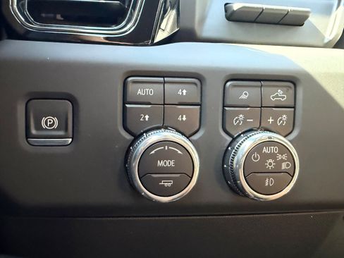 Used 2025 GMC Sierra 1500 AT4X w/ AT4X AEV Edition AWD/4WD image 24