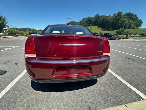Used 2020 Chrysler 300 Touring L w/ Quick Order Package 2EF RWD image 14
