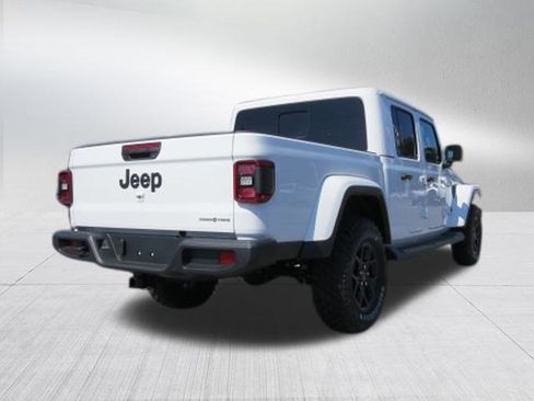 New 2025 Jeep Gladiator Sport image 3