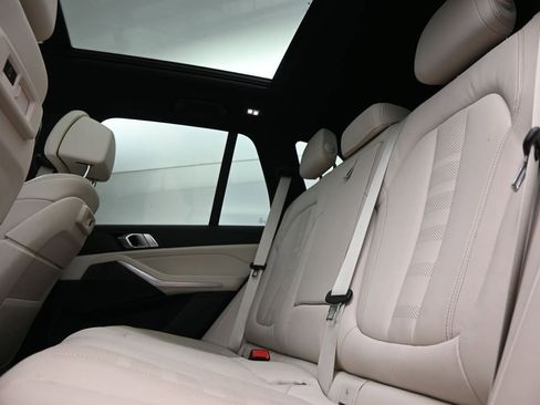 Used 2022 BMW X5 xDrive40i w/ Premium Package AWD/4WD image 13