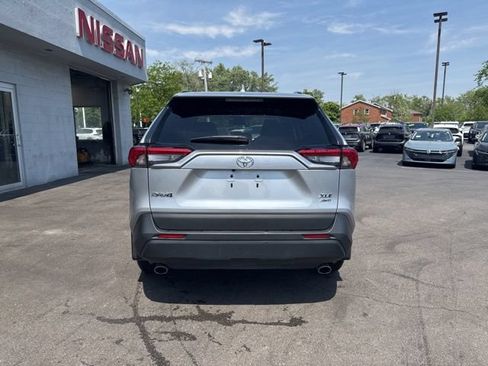 Used 2025 Toyota RAV4 XLE AWD/4WD image 3