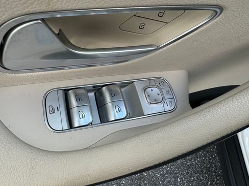 Used 2024 Mercedes-Benz GLE 450 4MATIC image 5