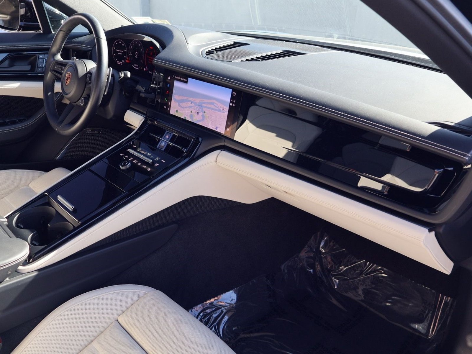 Certified 2024 Porsche Panamera w/ Premium Package RWD image 25