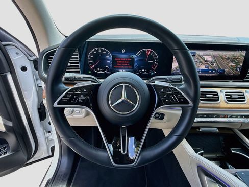Used 2025 Mercedes-Benz GLE 450e 4MATIC image 39