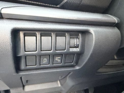 Used 2019 Subaru Forester Premium image 18