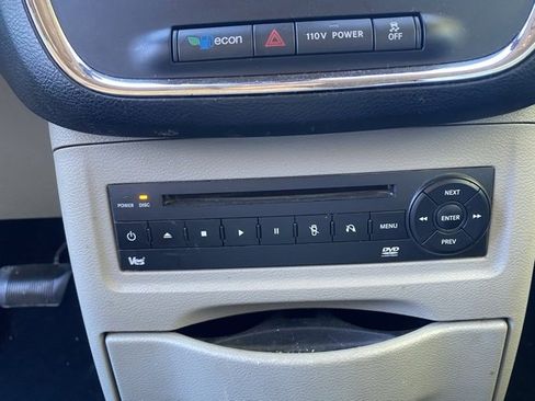 Used 2012 Chrysler Town & Country Touring-L w/ Entertainment Group #2 image 21