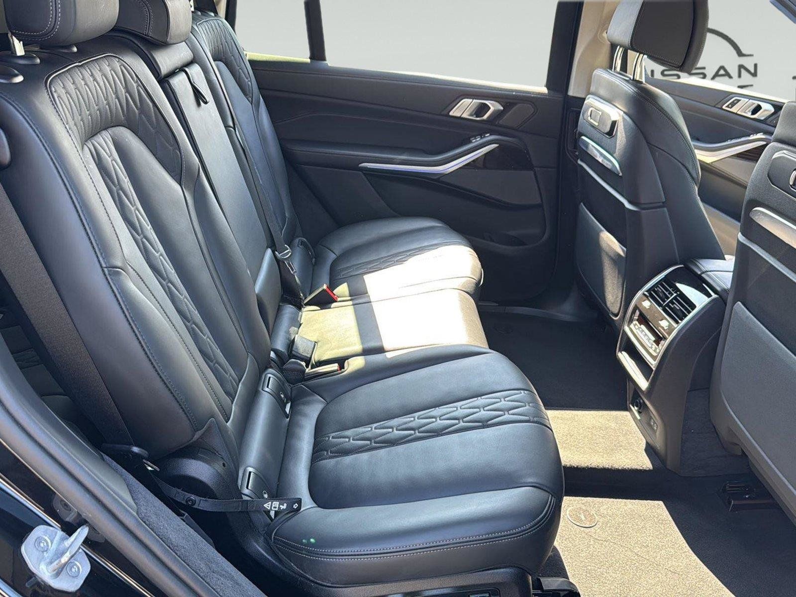 Used 2025 BMW X7 xDrive40i AWD/4WD image 31
