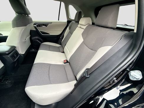 Used 2025 Toyota RAV4 XLE image 23