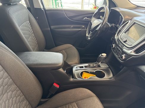Used 2019 Chevrolet Equinox LT w/ Driver Convenience Package image 21