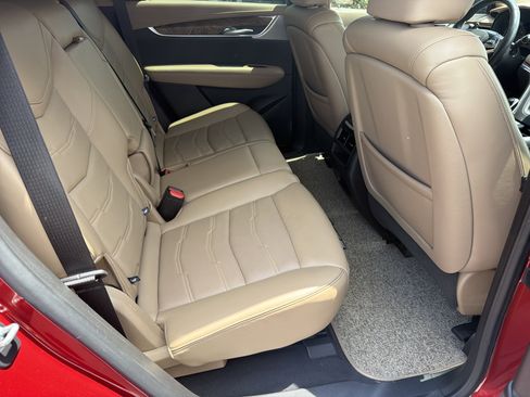 Used 2022 Cadillac XT5 Premium Luxury w/ Platinum Package FWD image 16