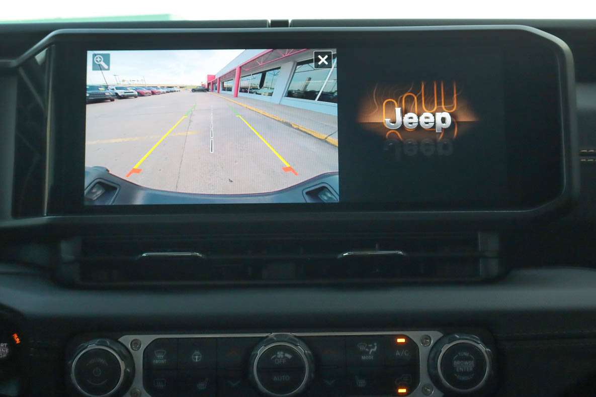 Used 2025 Jeep Gladiator Sport AWD/4WD image 12