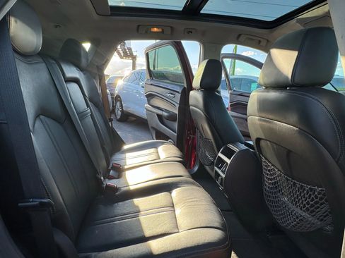 Used 2014 Cadillac SRX Luxury image 16