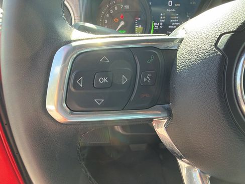 Used 2025 Jeep Wrangler Unlimited Sahara w/ Safety Group AWD/4WD image 26