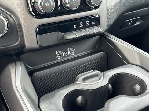 New 2026 RAM 1500 Express AWD/4WD image 22