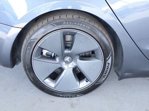 Used 2022 Tesla Model 3 Long Range AWD/4WD image 5
