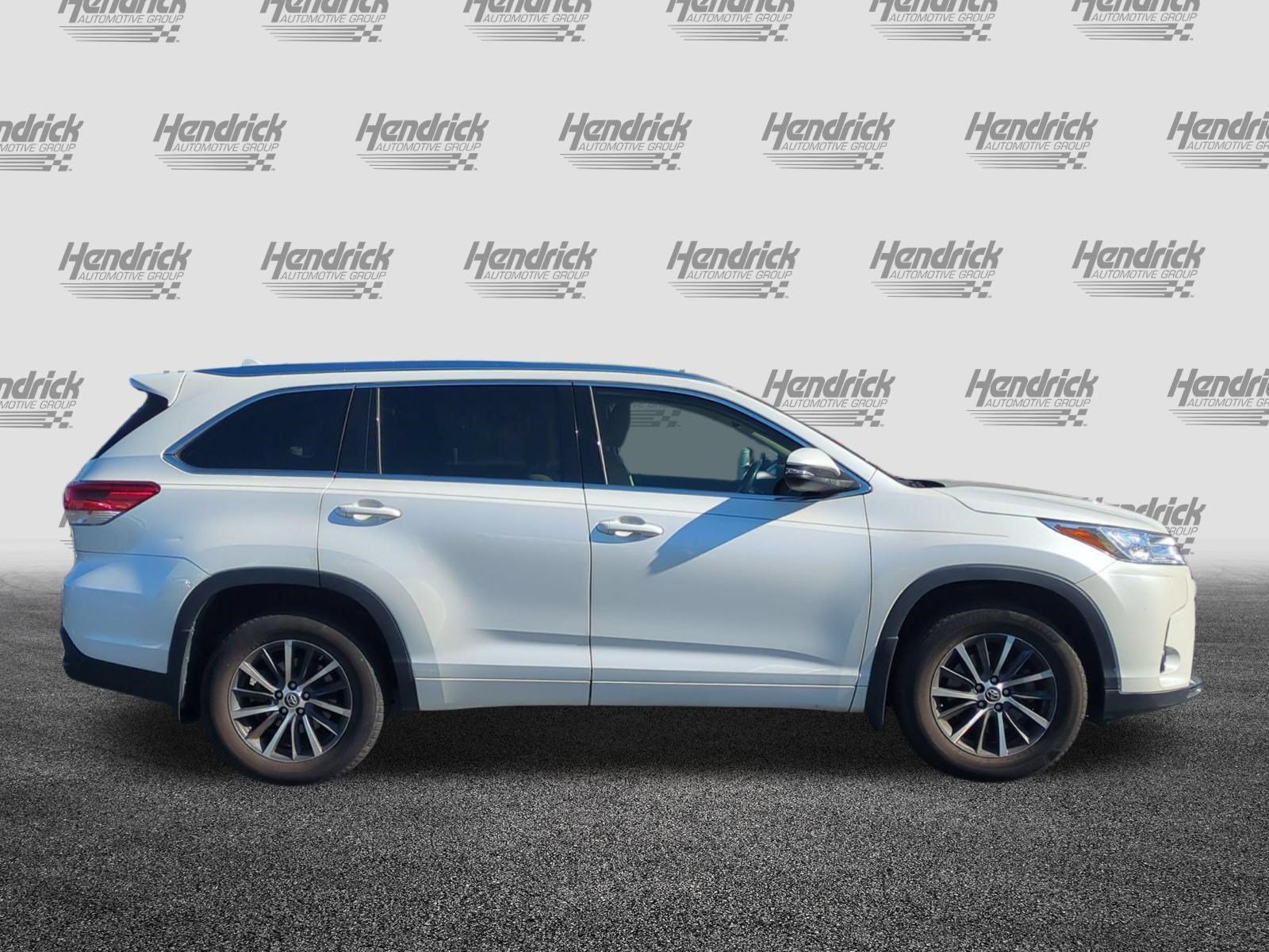 Used 2018 Toyota Highlander XLE AWD/4WD image 10