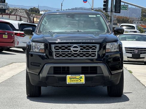 Used 2022 Nissan Frontier SV w/ Technology Package RWD image 9