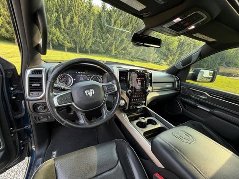 Used 2019 RAM 1500 Laramie AWD/4WD image 10