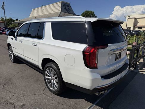 Used 2023 GMC Yukon XL Denali w/ Advanced Technology Package AWD/4WD image 3
