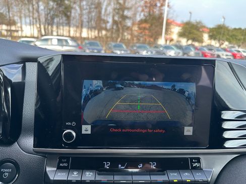 Used 2025 Toyota Camry LE image 13