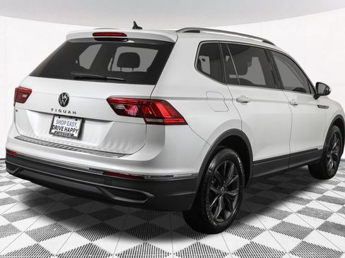 Used 2023 Volkswagen Tiguan SE FWD image 14