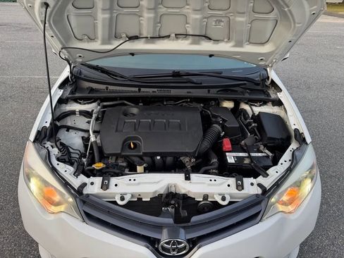 Used 2016 Toyota Corolla LE FWD image 9