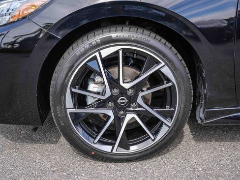 Used 2024 Nissan Sentra SR FWD image 13