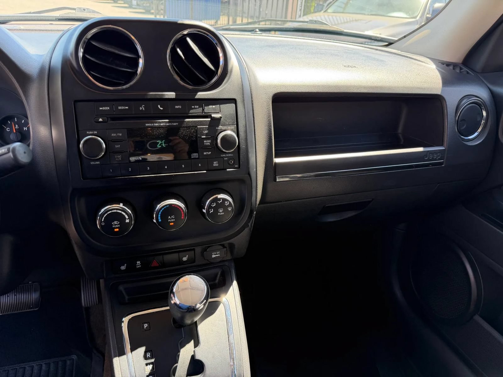 Used 2016 Jeep Patriot Latitude FWD image 28