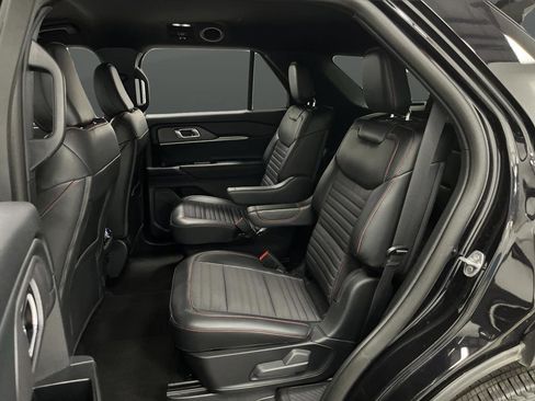 Used 2025 Ford Explorer ST-Line image 29