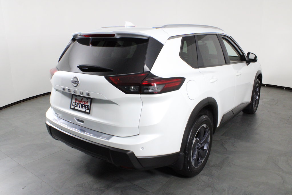 Certified 2025 Nissan Rogue SV w/ SV Premium Package FWD image 4