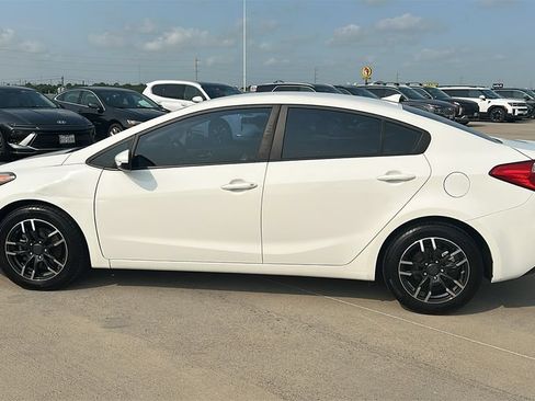 Used 2016 Kia Forte LX FWD image 9