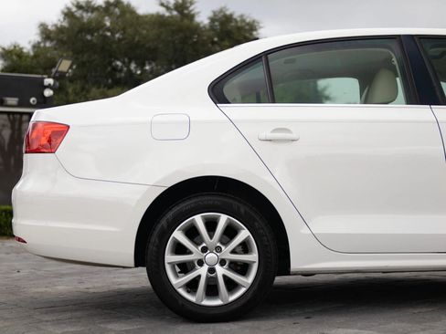 Used 2013 Volkswagen Jetta SE FWD image 13