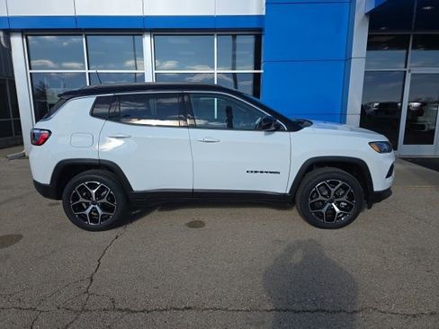 New 2026 Jeep Compass Limited image 3