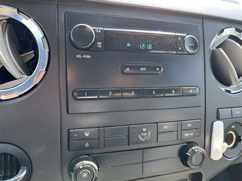 Used 2015 Ford F550 4x4 SuperCab Super Duty image 22