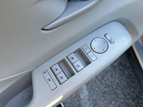 Used 2024 Hyundai Kona SEL FWD image 19