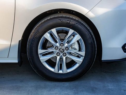 Used 2026 Toyota Sienna XLE FWD image 10