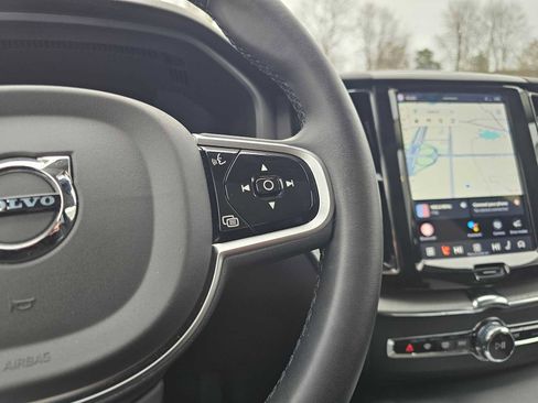 Certified 2025 Volvo XC60 B5 Plus image 35