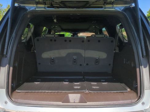 Used 2023 GMC Yukon XL SLT w/ SLT Premium Package AWD/4WD image 32